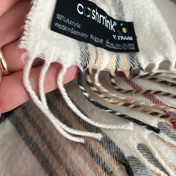 Tartan plaid winter scarf - Picture 4 of 4